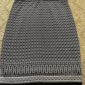 Max Studio Black and White Patterned Skirt size XS